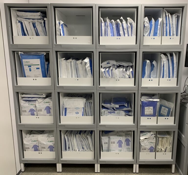 Estantería hospitalaria con células de carga